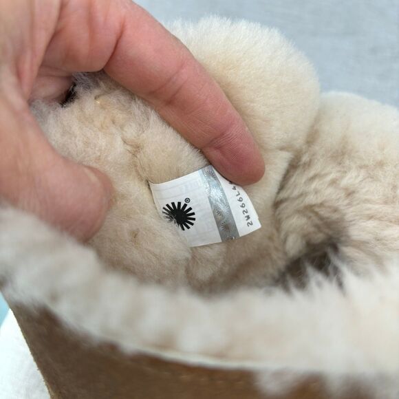 UGG Boots Customizable Bailey Bow Short Chestnut Tan Sheepskin Women's Size 8 - Picture 9 of 11